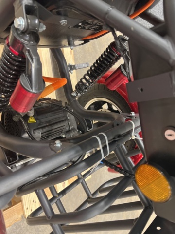 1443078-13 Elscooter Trehjuling - Röd 2000W