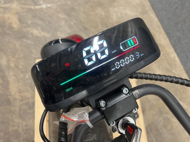 1443078-12 Elscooter Trehjuling - Röd 2000W