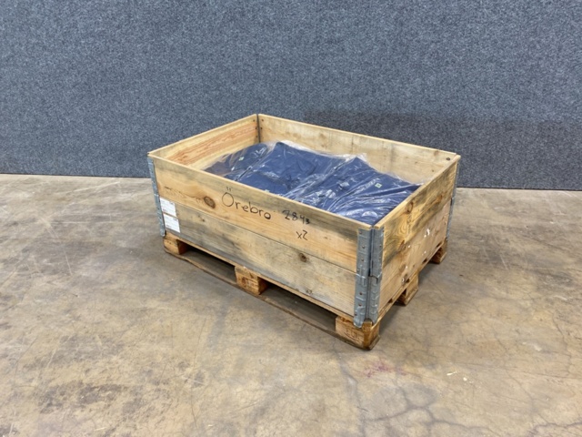 1443471-3 24 st Västar, Strl M