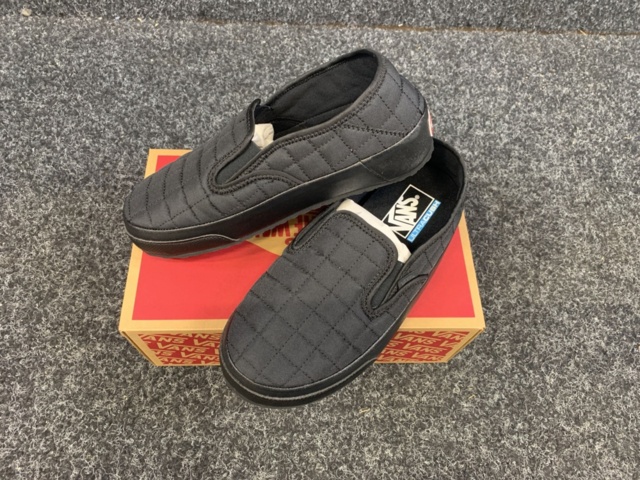 1443504-3 4 par Skor/tofflor Vans Mte Slip-er 2, Strl 35, 36.5 & 39