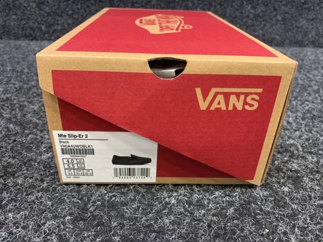 1443504-4 4 par Skor/tofflor Vans Mte Slip-er 2, Strl 35, 36.5 & 39