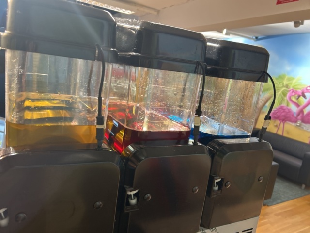 1427462-7 Slushmaskin med 3 behållare - New Faby 3 -2022