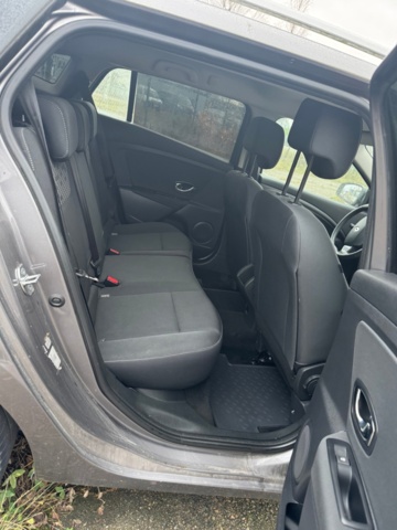 1199622-27 Renault Mégane Grandtour 1.5 dCi EDC, 110hk, 2013 (Reparationsobjekt)