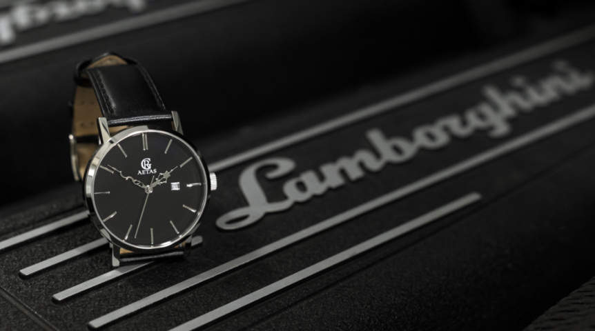 1371124-10 Stort parti med klockor och korthållare - 1383st