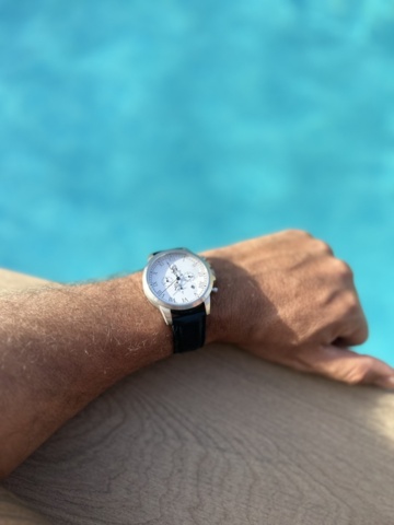 1371124-12 Stort parti med klockor och korthållare - 1383st