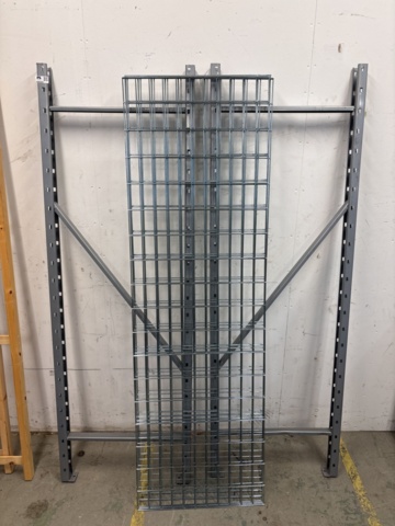 1409328-2 Mindre ställage och trähylla