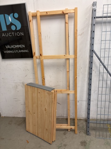 1409328-9 Mindre ställage och trähylla