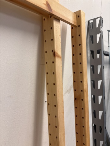 1409328-11 Mindre ställage och trähylla