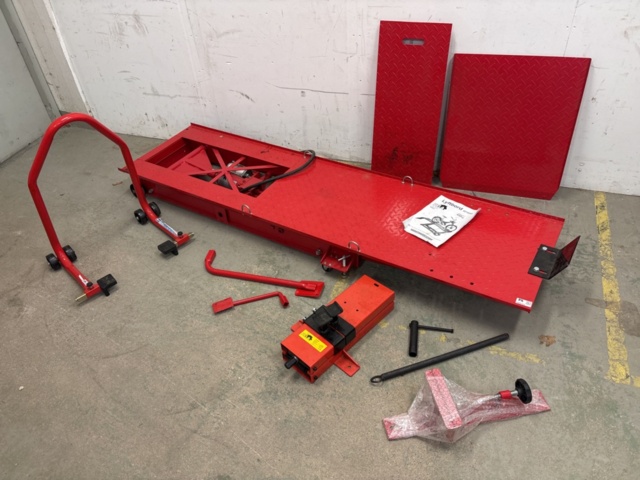 1409329-1 Lyftbord, saxlyft och depåstöd - Pela