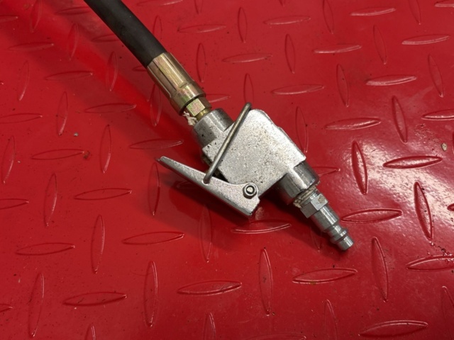 1409329-12 Lyftbord, saxlyft och depåstöd - Pela