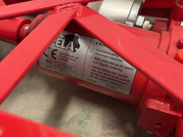 1409329-11 Lyftbord, saxlyft och depåstöd - Pela