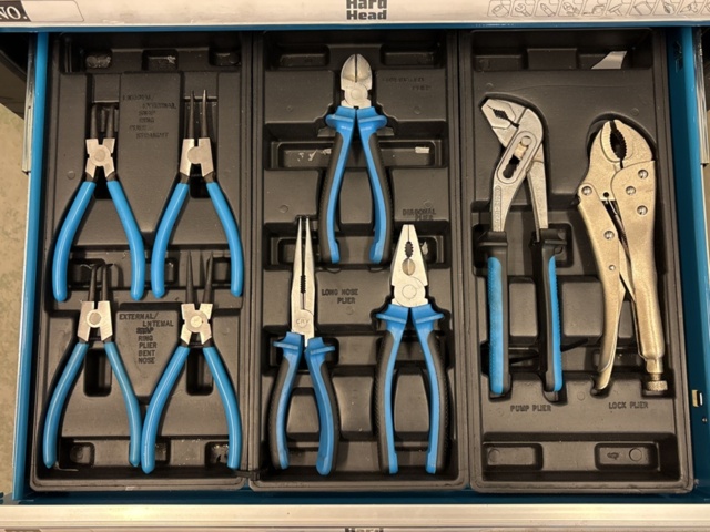 1409331-7 Verktygsvagn med stor mängd innehåll