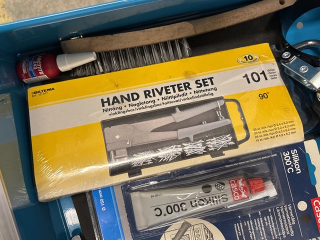 1409331-9 Verktygsvagn med stor mängd innehåll