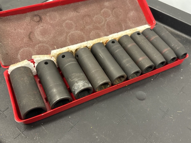 1409331-17 Verktygsvagn med stor mängd innehåll