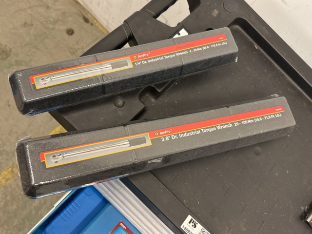 1409331-18 Verktygsvagn med stor mängd innehåll