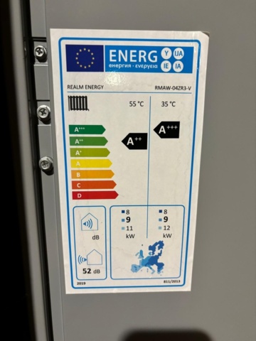 1372495-7 Värmepump Realm Energy RMBR RMAW-04ZR3 11 kW – helt ny i kartong, inkl. vattentank