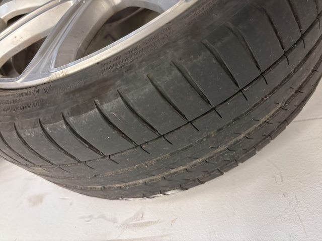 1409332-4 Sommardäck på 20"-alufälg x4  - Michelin Pilot Sport 4 255/35R20