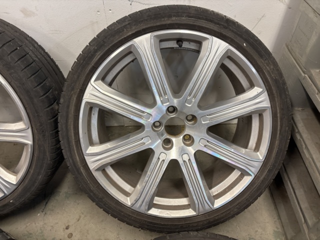 1409332-5 Sommardäck på 20"-alufälg x4  - Michelin Pilot Sport 4 255/35R20
