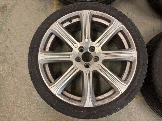 1409332-7 Sommardäck på 20"-alufälg x4  - Michelin Pilot Sport 4 255/35R20