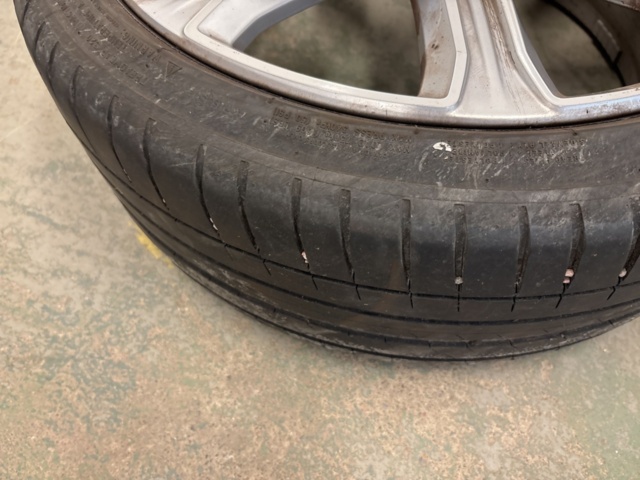 1409332-8 Sommardäck på 20"-alufälg x4  - Michelin Pilot Sport 4 255/35R20