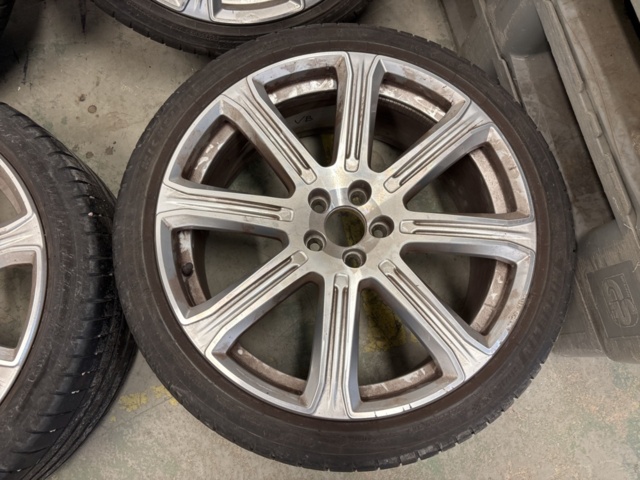 1409332-9 Sommardäck på 20"-alufälg x4  - Michelin Pilot Sport 4 255/35R20