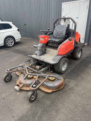 1420054-1 Åkgräsklippare - PT 26D Commercial (Reparationsobjekt)