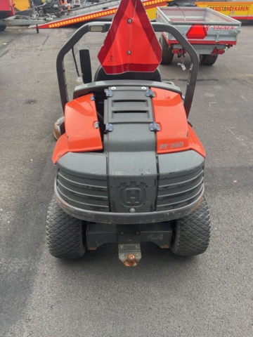 1420054-3 Åkgräsklippare - PT 26D Commercial (Reparationsobjekt)