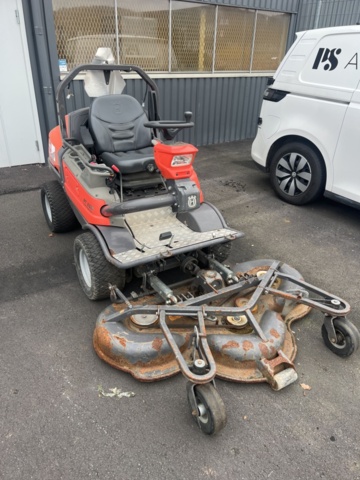 1420054-6 Åkgräsklippare - PT 26D Commercial (Reparationsobjekt)