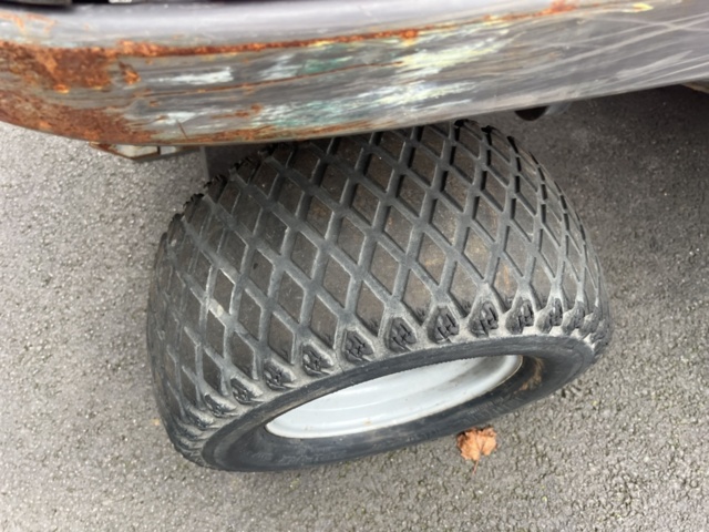 1420054-12 Åkgräsklippare - PT 26D Commercial (Reparationsobjekt)