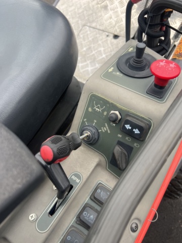 1420054-15 Åkgräsklippare - PT 26D Commercial (Reparationsobjekt)