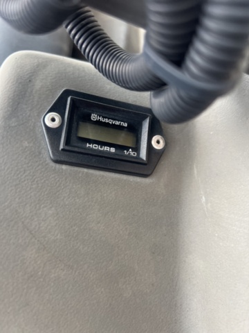 1420054-19 Åkgräsklippare - PT 26D Commercial (Reparationsobjekt)