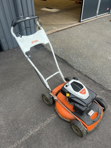1420058-2 Gräsklippare - STIHL RM 4.0 RT (Reparationsobjekt)