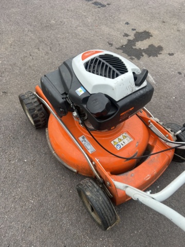 1420061-3 Gräsklippare - Stihl (Reperationsobjekt)