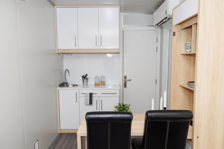 1444259-67 Boendecontainer – 40’ HC med 2 studiolägenheter (oanvänd)