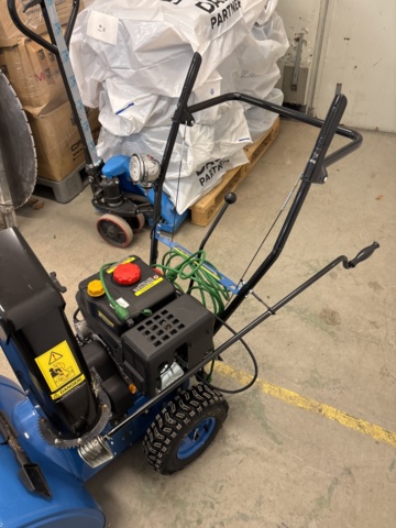 1409343-13 Snowblower - Biltema ST 6502