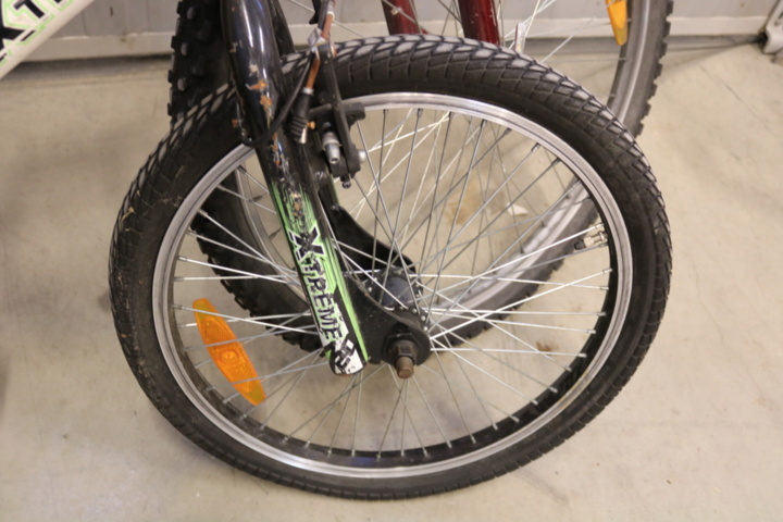 1416696-4 2 st Cyklar (Reparationsobjekt)