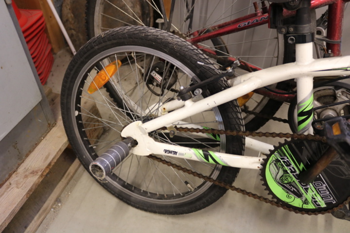 1416696-6 2 st Cyklar (Reparationsobjekt)