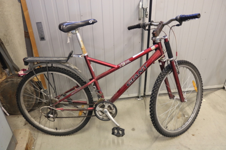 1416696-11 2 st Cyklar (Reparationsobjekt)