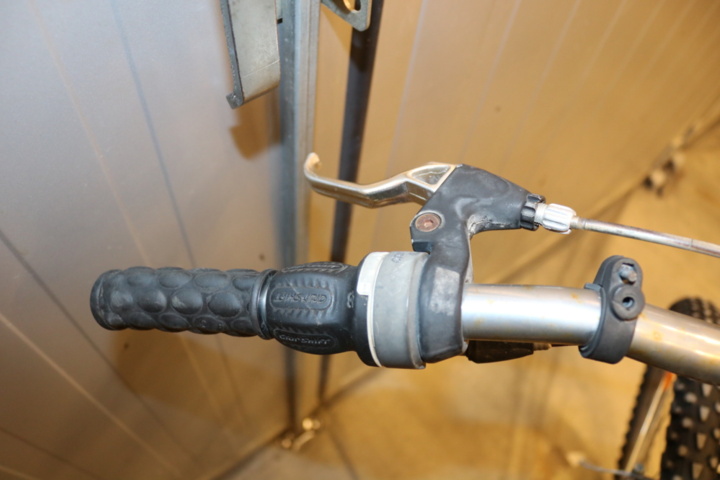 1416696-17 2 st Cyklar (Reparationsobjekt)