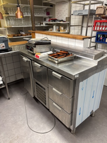 1373042-5 Stainless steel restaurant counter and workstation, Coreco refrigerated counter