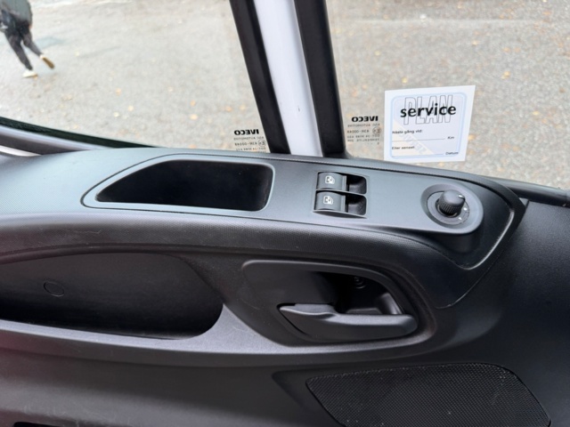 1432184-51 Iveco Daily 35-130 Chassi Cab 2.3 JTD Hi-Matic, 126hk, 2016