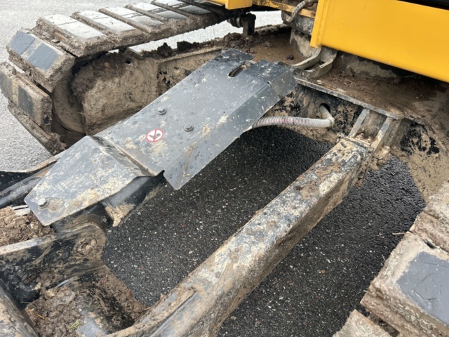 1423471-28 Bandgrävare med tiltrotator och planeringsskopa - CAT 307,5 -2021