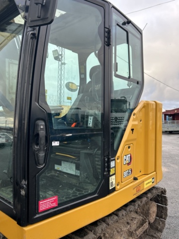 1423471-33 Bandgrävare med tiltrotator och planeringsskopa - CAT 307,5 -2021