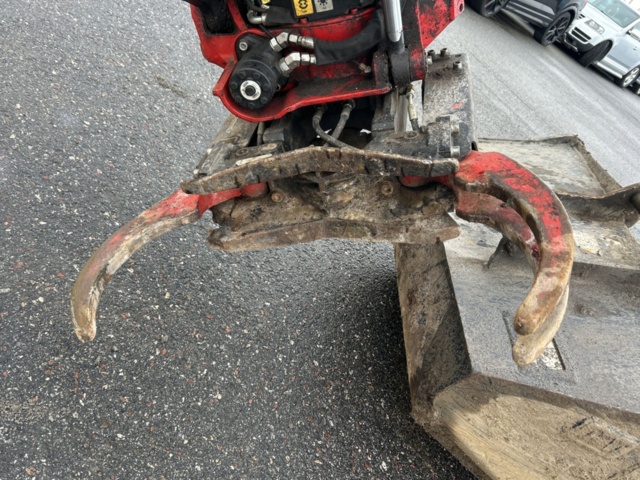 1423471-77 Bandgrävare med tiltrotator och planeringsskopa - CAT 307,5 -2021