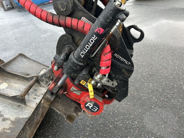 1423471-79 Bandgrävare med tiltrotator och planeringsskopa - CAT 307,5 -2021