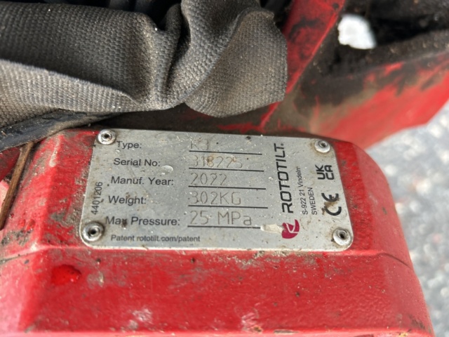 1423471-85 Bandgrävare med tiltrotator och planeringsskopa - CAT 307,5 -2021