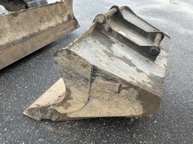 1423471-86 Bandgrävare med tiltrotator och planeringsskopa - CAT 307,5 -2021