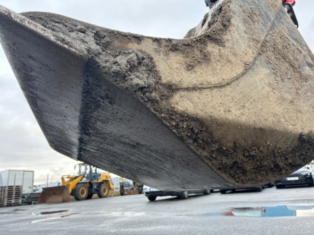 1423471-92 Bandgrävare med tiltrotator och planeringsskopa - CAT 307,5 -2021