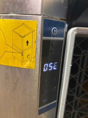 1442135-6 Electrolux dishwasher with loading and unloading benches