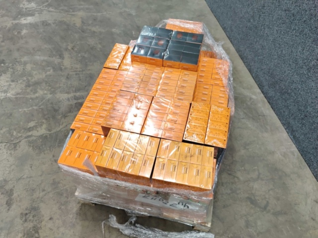 1444534-4 Ca 800 st Förpackningar Träskruv Prof 3,5x20 mm